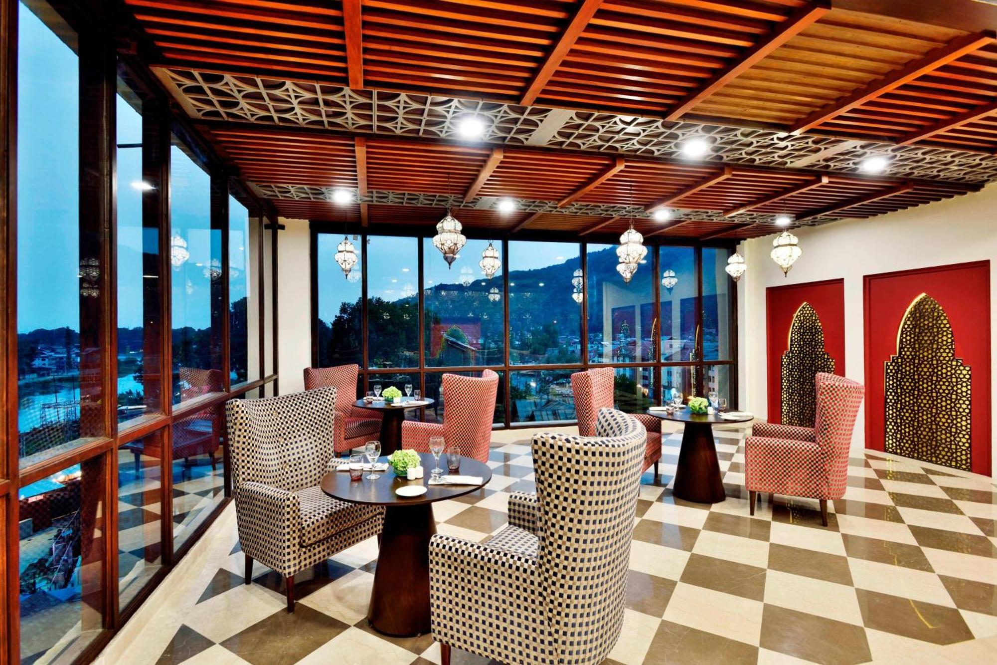 Four Points By Sheraton Srinagar Exterior foto
